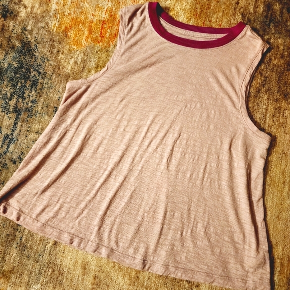 ** 2/$15 ** Bundle of 2 Old Navy Active Muscle Tanks - Picture 7 of 11